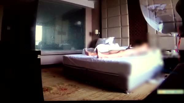 91夯先生014-之出差连续操94年176细腰翘臀长腿大学生完整版